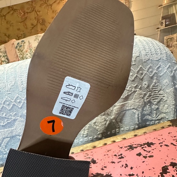 ASOS Women’s Suede boots with platform heels sz 7 - NEW - Picture 11 of 12